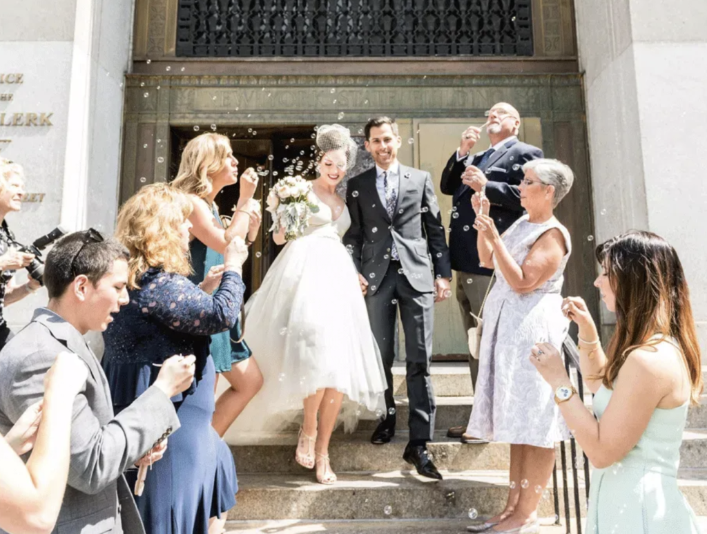 Can You Invite Guests to a Courthouse Wedding?