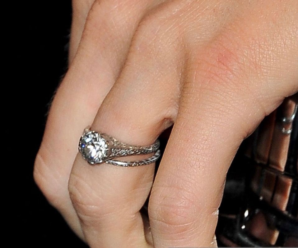 Isla Fisher Engagement Ring